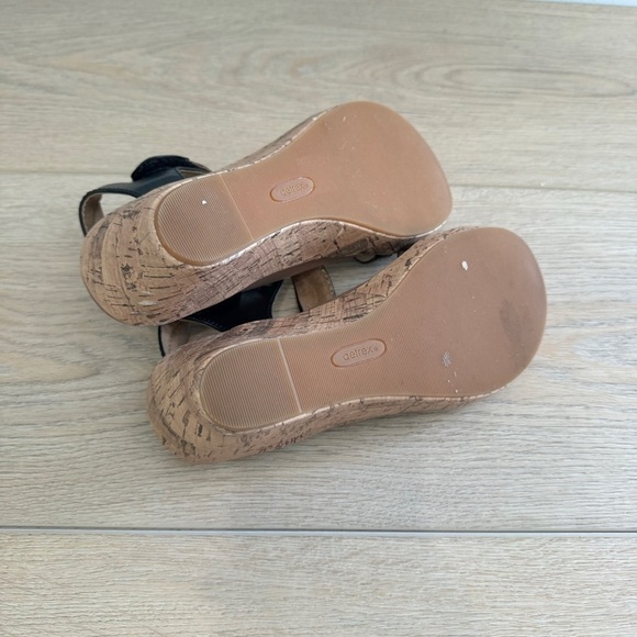 Aetrex Women's Livia Adjustable Quarter Strap Wedge - Black - Picture 7 of 7